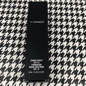 MAC Studio Sculpt SPF 15 Foundation NC15